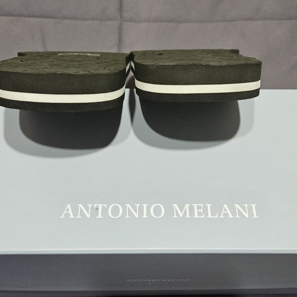 Antonio Melani Playa Flip Flops - Picture 5 of 8